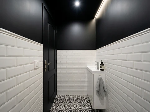 Salle de bain moderne de luxe, sans personnage